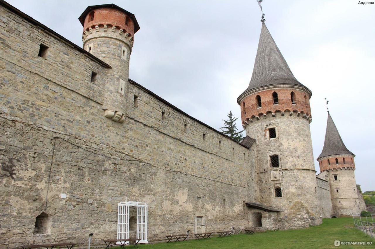 Апартаменты Вероника Каменец-Подольский Экстерьер фото